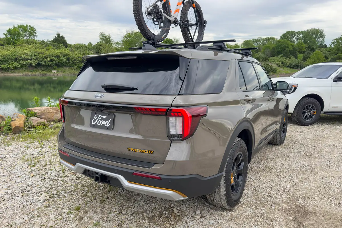 ford explorer tremor 2026 05 exterior rear angle 1 jpg
