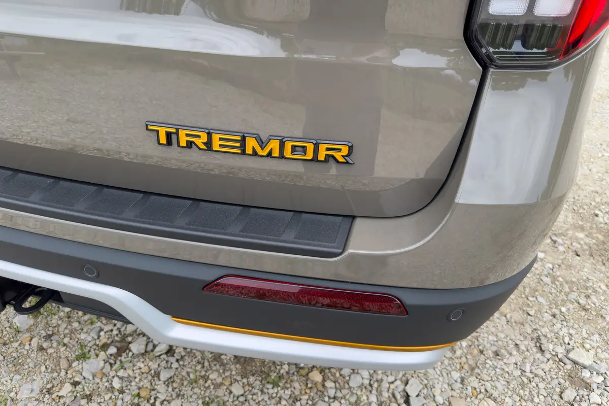 ford explorer tremor 2026 06 exterior badge 1 jpg