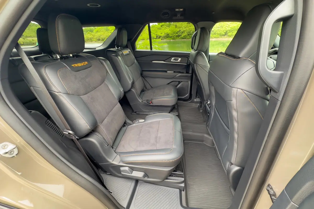 ford explorer tremor 2026 10 interior second row 1 jpg