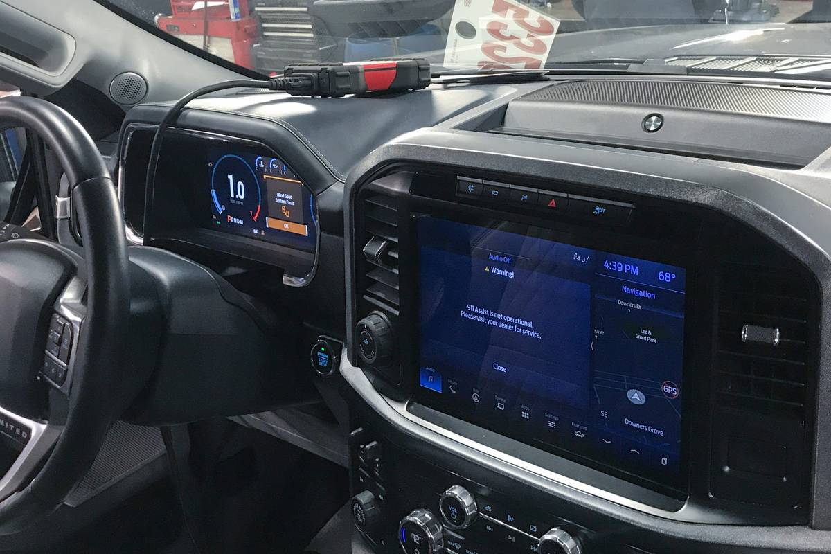 ford f 150 hybrid 2021 02 interior service scaled jpg