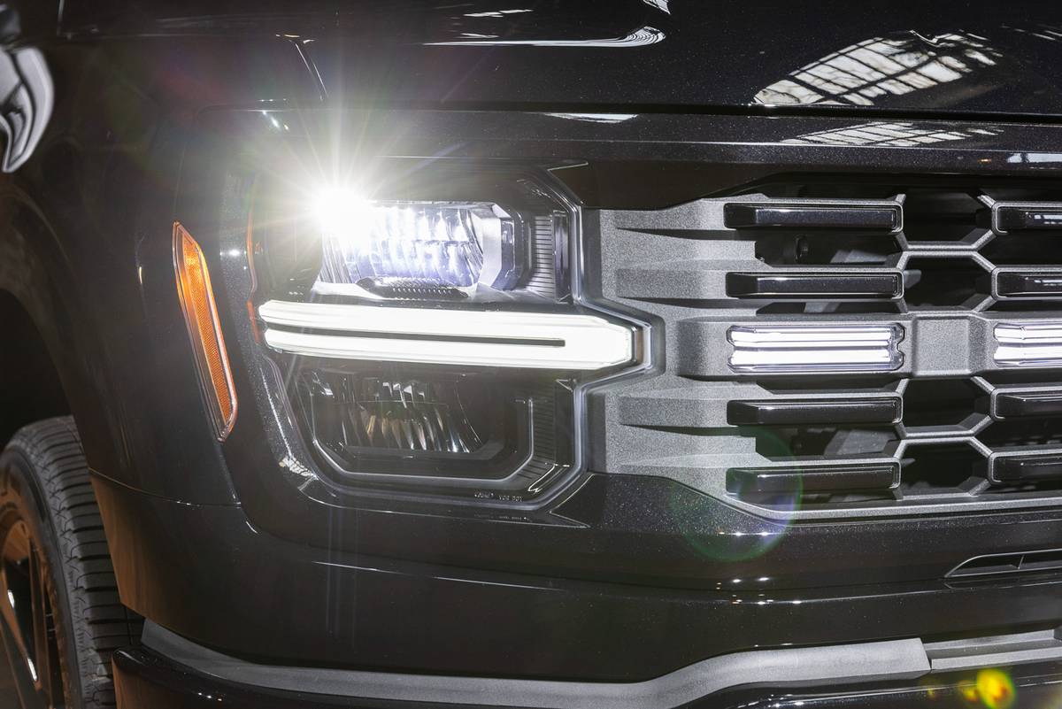 ford f 150 lobo 2025 06 exterior headlight 1 jpg