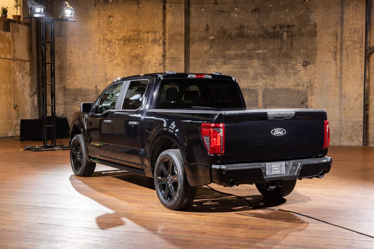 ford f 150 lobo 2025 14 exterior rear angle 1 jpg