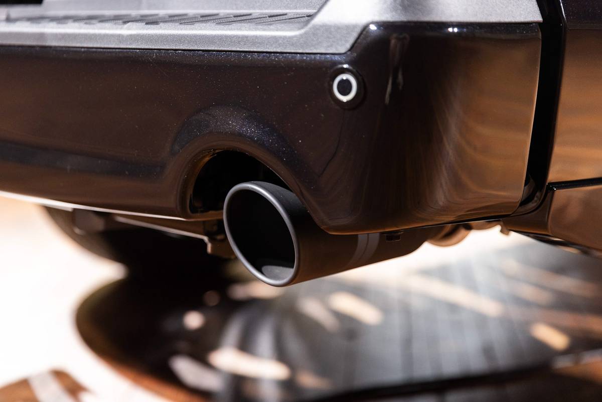 ford f 150 lobo 2025 20 exterior tailpipe 1 jpg