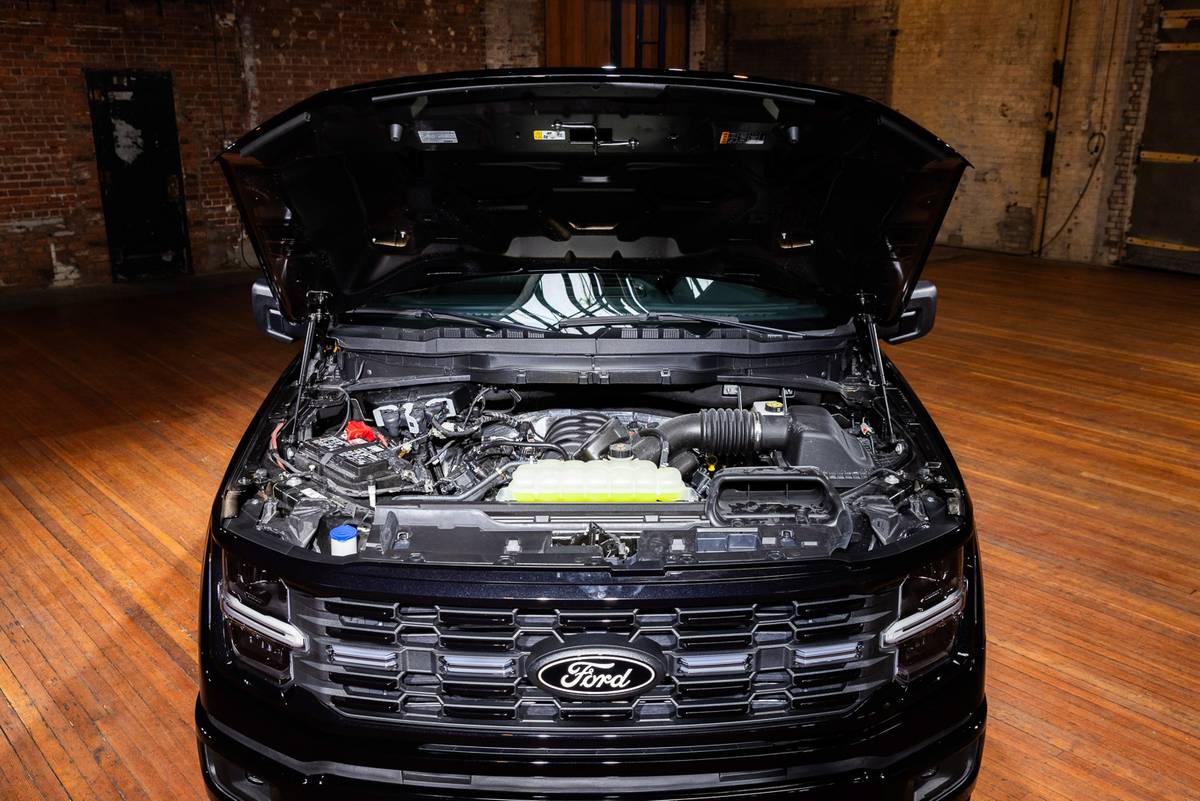 ford f 150 lobo 2025 23 interior engine 1 jpg