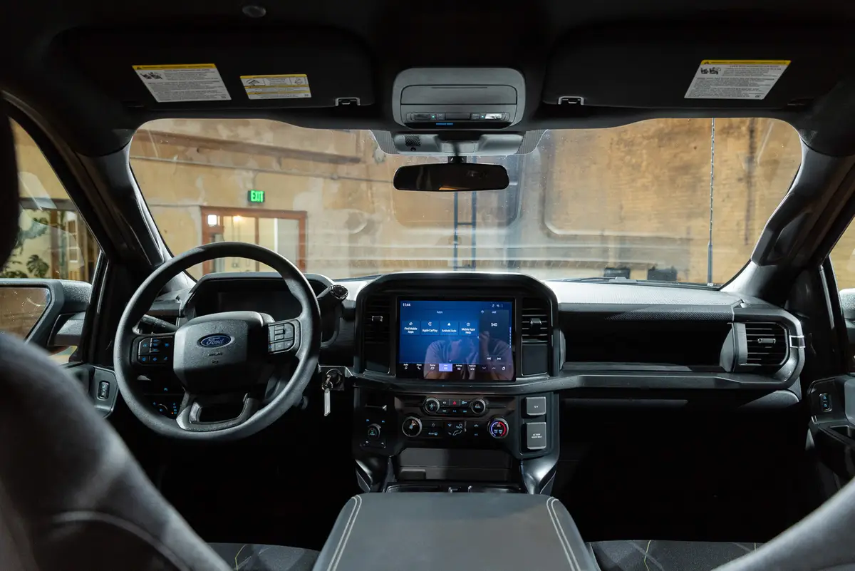 ford f 150 lobo 2025 26 interior front row 1 jpg