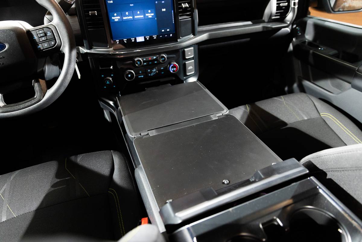 ford f 150 lobo 2025 39 interior center console 1 jpg