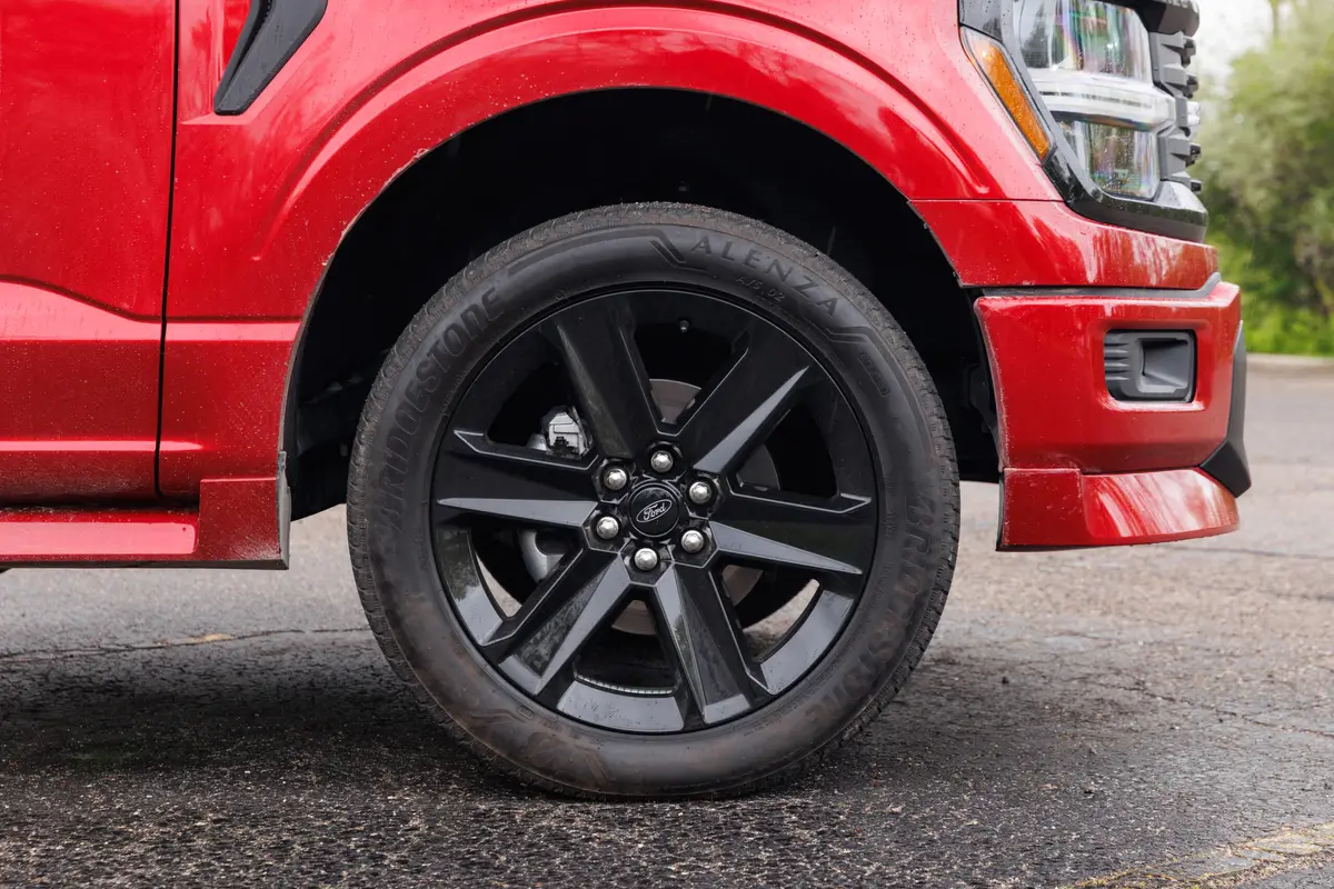 ford f 150 stx lobo supercharged 2025 08 exterior wheel 1 scaled jpg