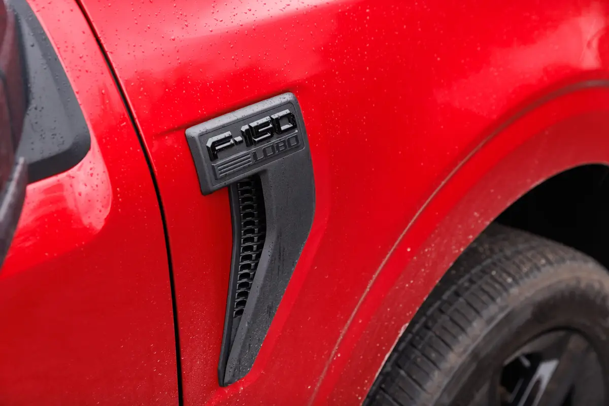 ford f 150 stx lobo supercharged 2025 09 exterior profile badge 1 scaled jpg