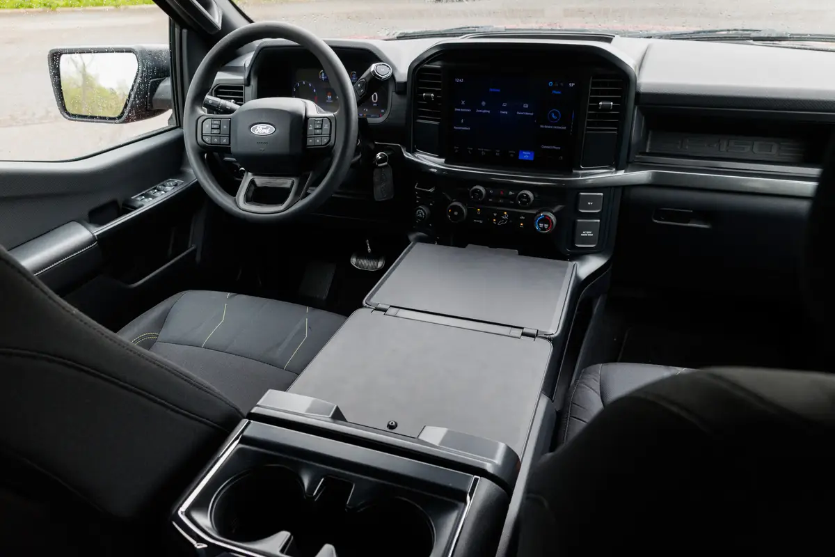 ford f 150 stx lobo supercharged 2025 18 interior front row scaled jpg