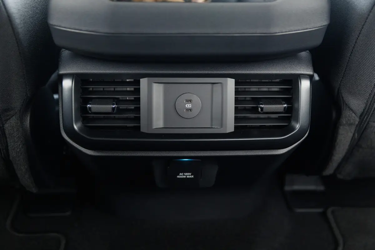 ford f 150 stx lobo supercharged 2025 35 interior backseat usb scaled jpg