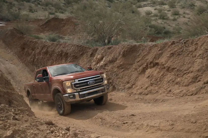 ford-f-250-superduty-2020-12-angle--exterior--front--off-road--red.jpg