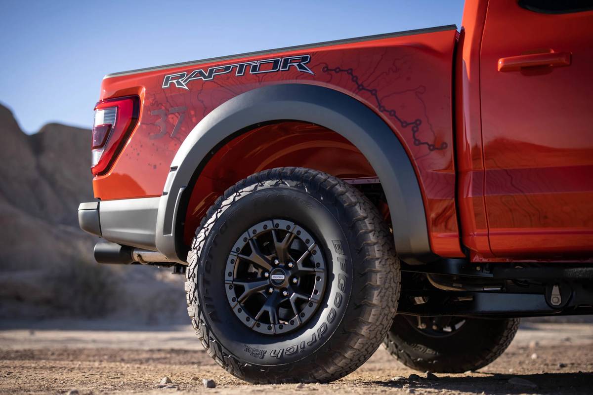 ford f150 raptor 2021 oem 08 exterior rear wheel red jpg