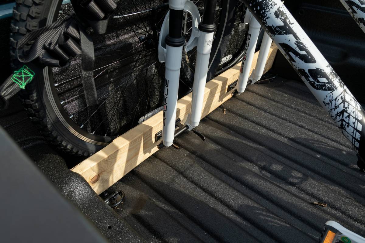 ford maverick 2022 16 black cargo bed detail exterior shadow black truck scaled jpg