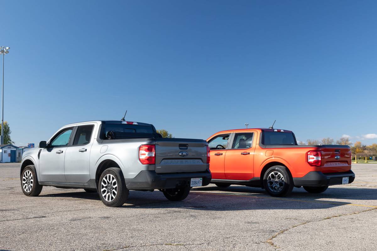 (From left) 2022 Ford Maverick Lariat hybrid and XLT EcoBoost | Cars.com photo by Christian Lantry