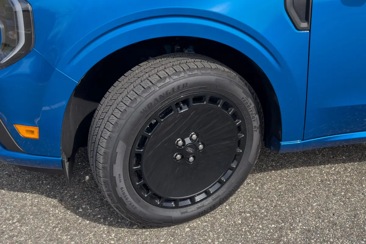 ford maverick lobo 2025 03 exterior wheel scaled jpg