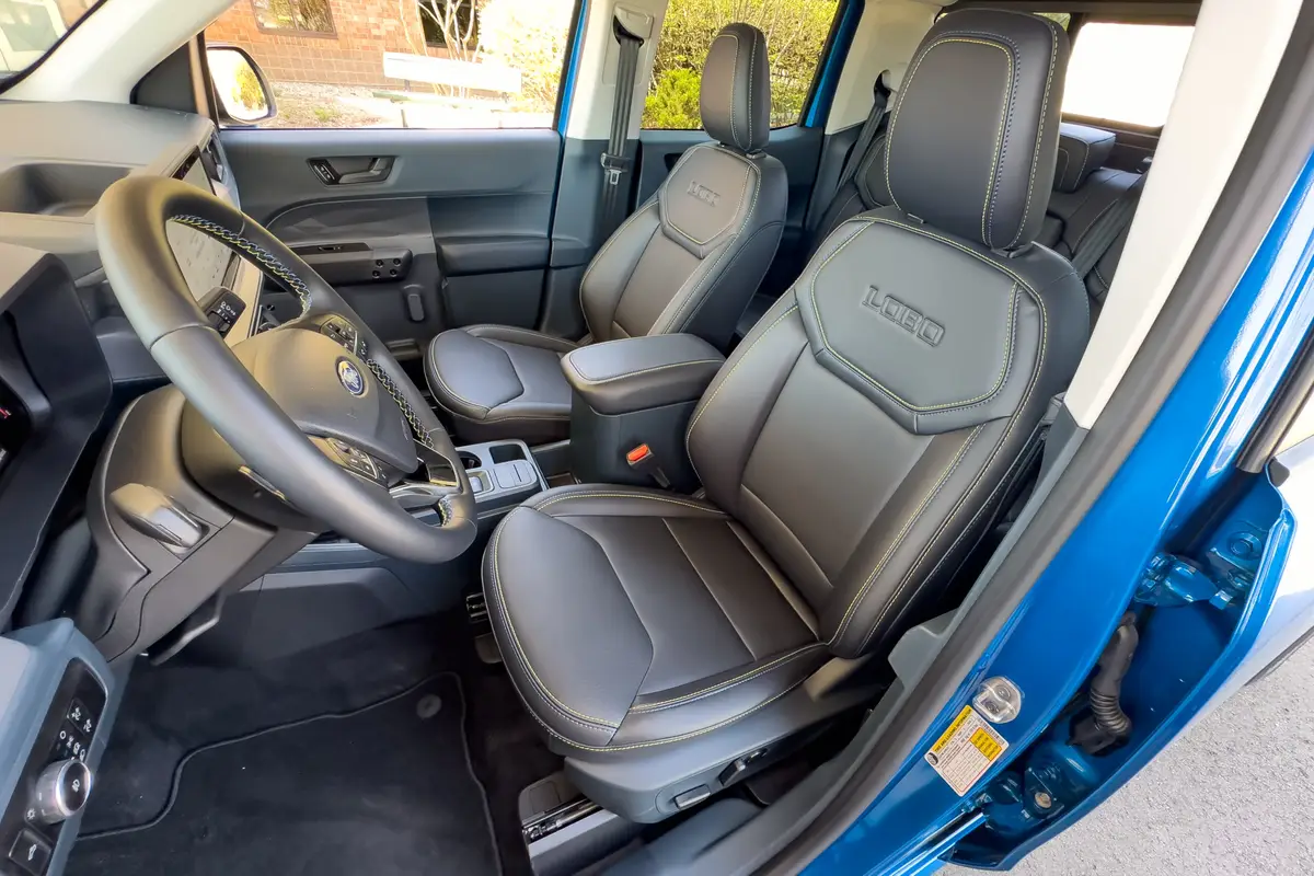 ford maverick lobo 2025 15 interior front row seat scaled jpg