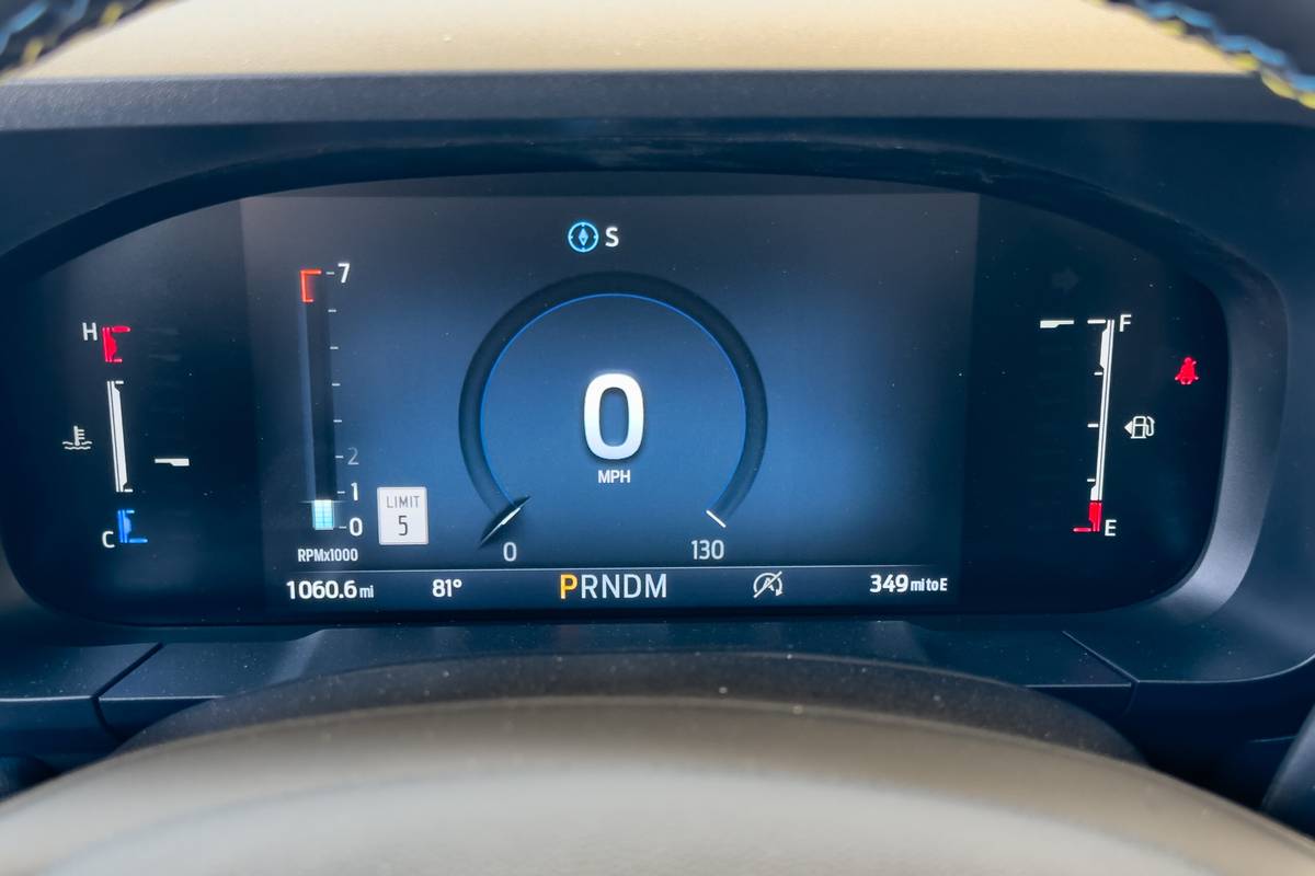 ford maverick lobo 2025 16 interior instrument panel scaled jpg