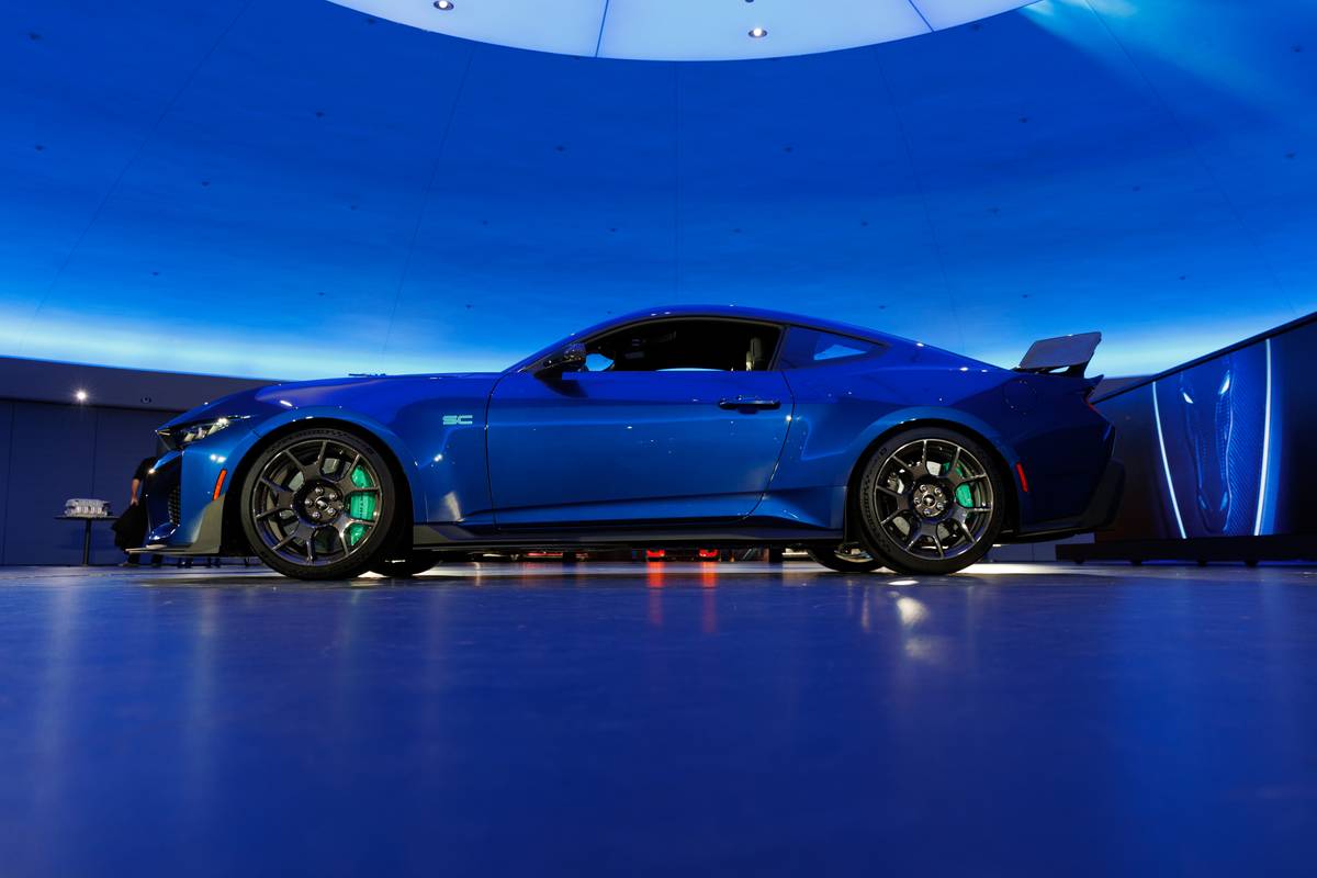 ford mustang dark horse sc 2026 11 exterior profile jpg