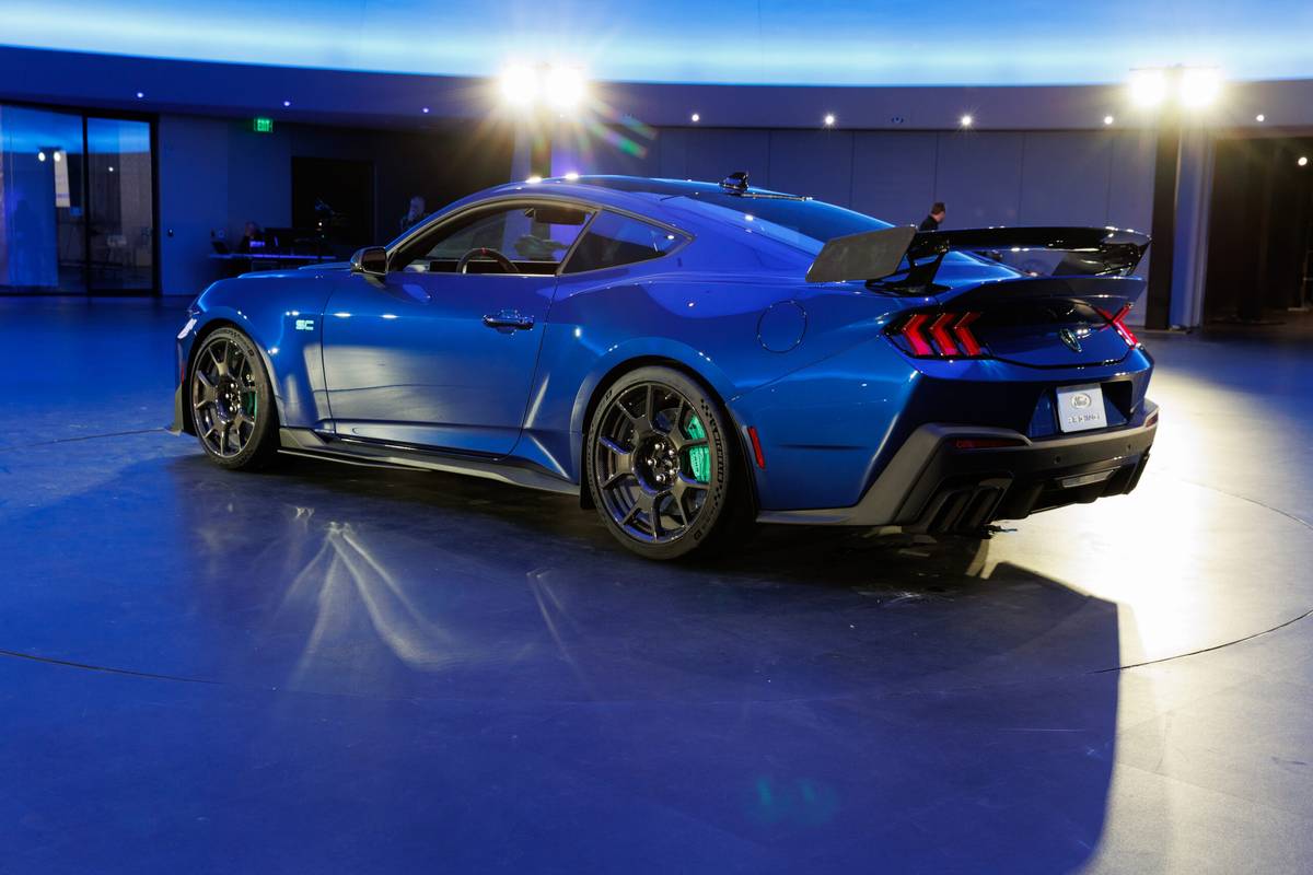 ford mustang dark horse sc 2026 17 exterior rear angle scaled jpg