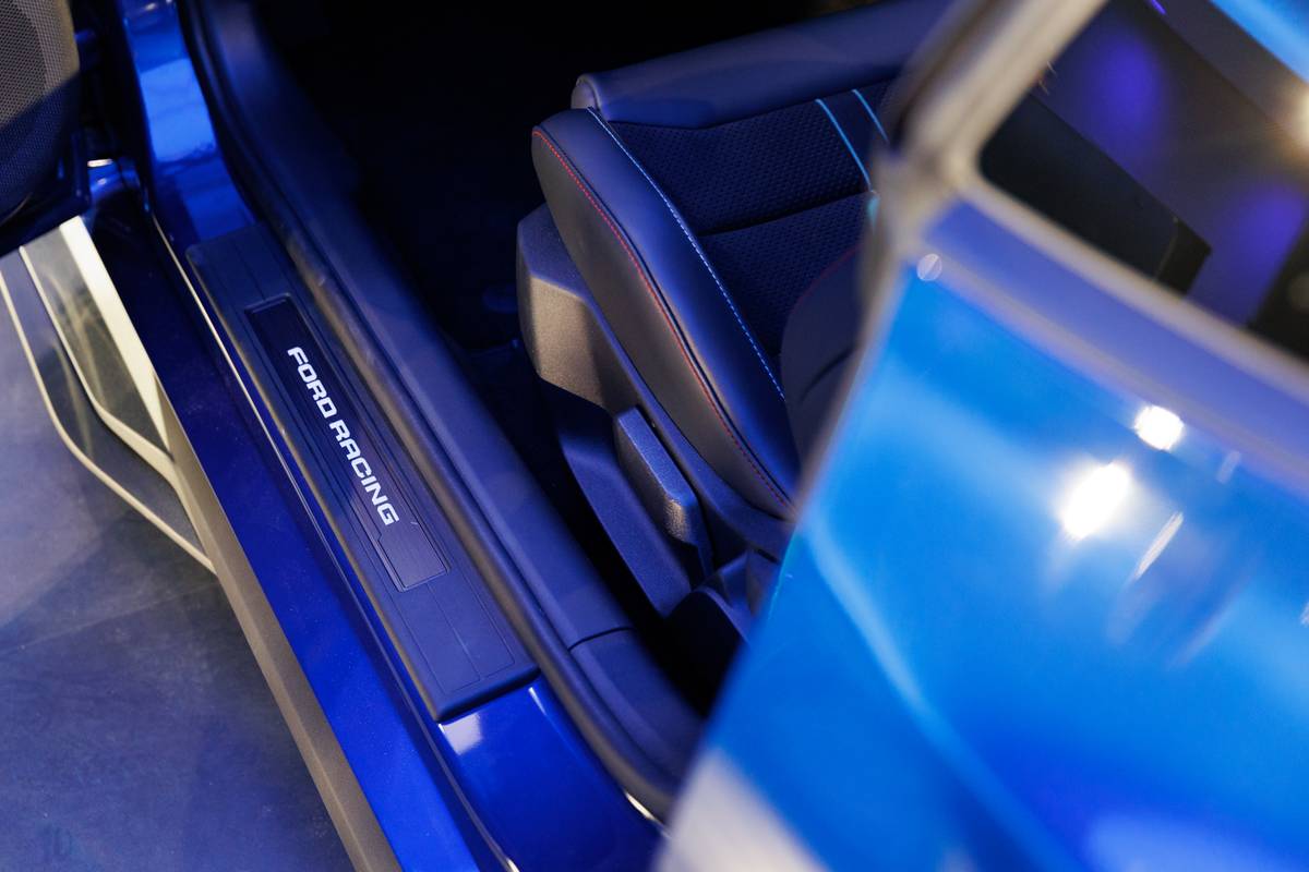 ford mustang dark horse sc 2026 31 interior door badge jpg