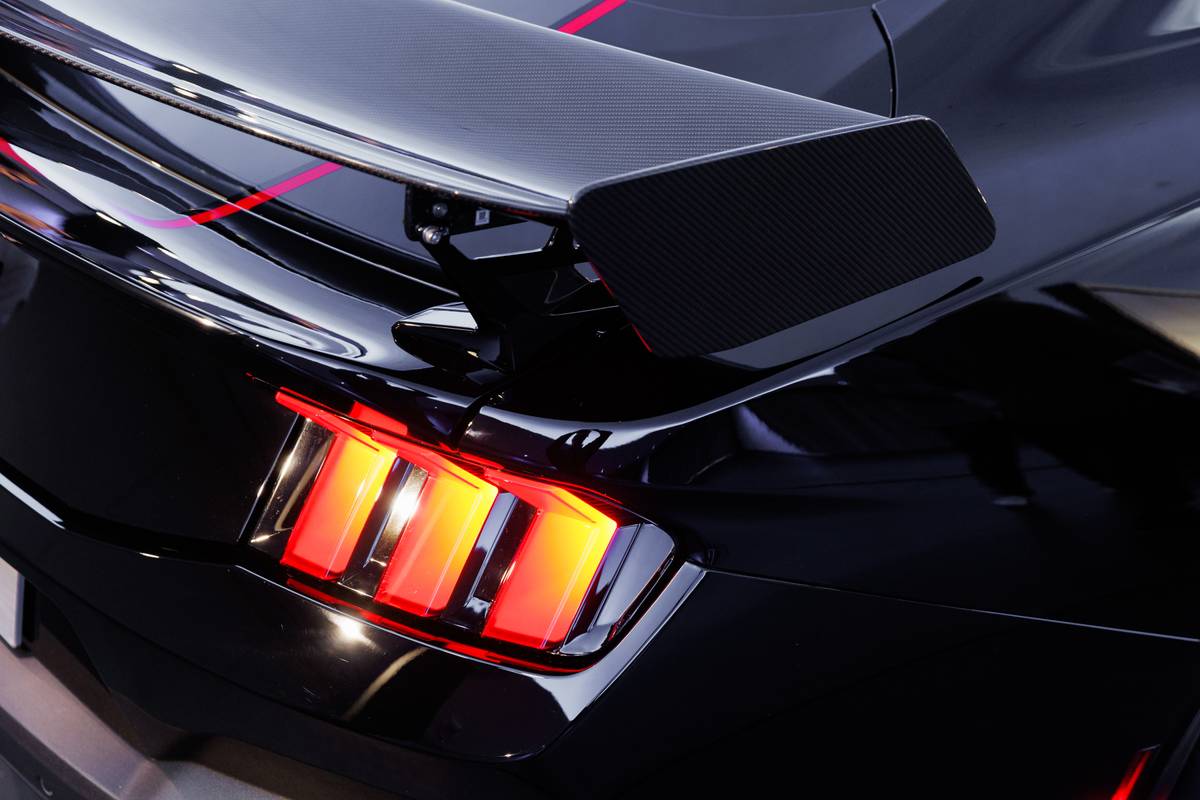 ford mustang dark horse sc 2026 39 exterior taillight jpg