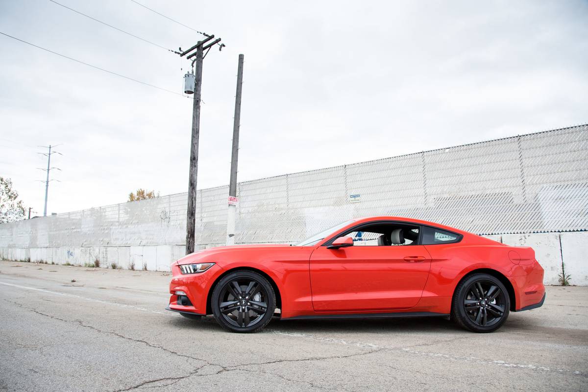 ford-mustang-ecoboost-2015-exterior-profile-red