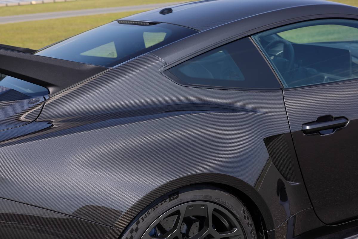ford mustang gtd liquid carbon 2025 exterior oem 02 jpg