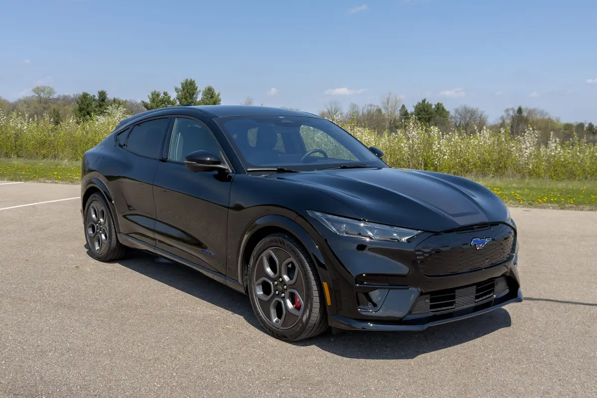 ford mustang mach e gt california special 2026 01 exterior front angle scaled jpg