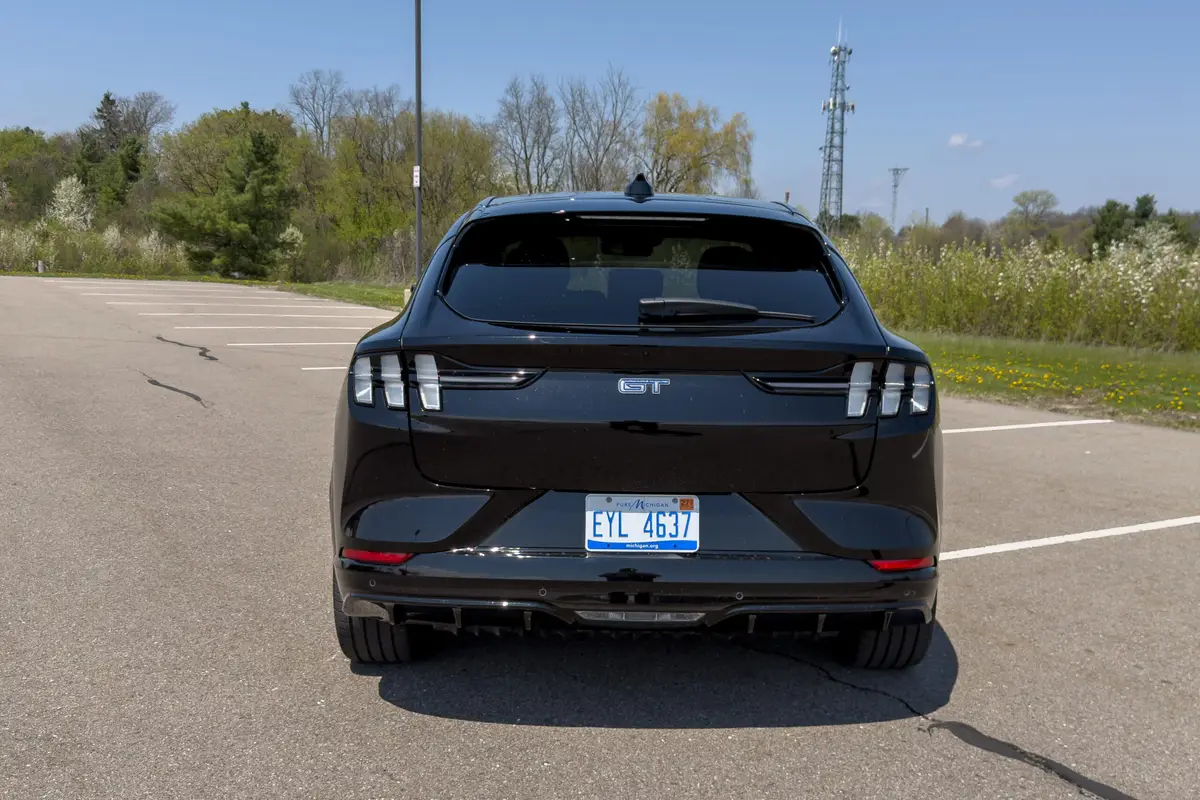ford mustang mach e gt california special 2026 16 exterior rear scaled jpg