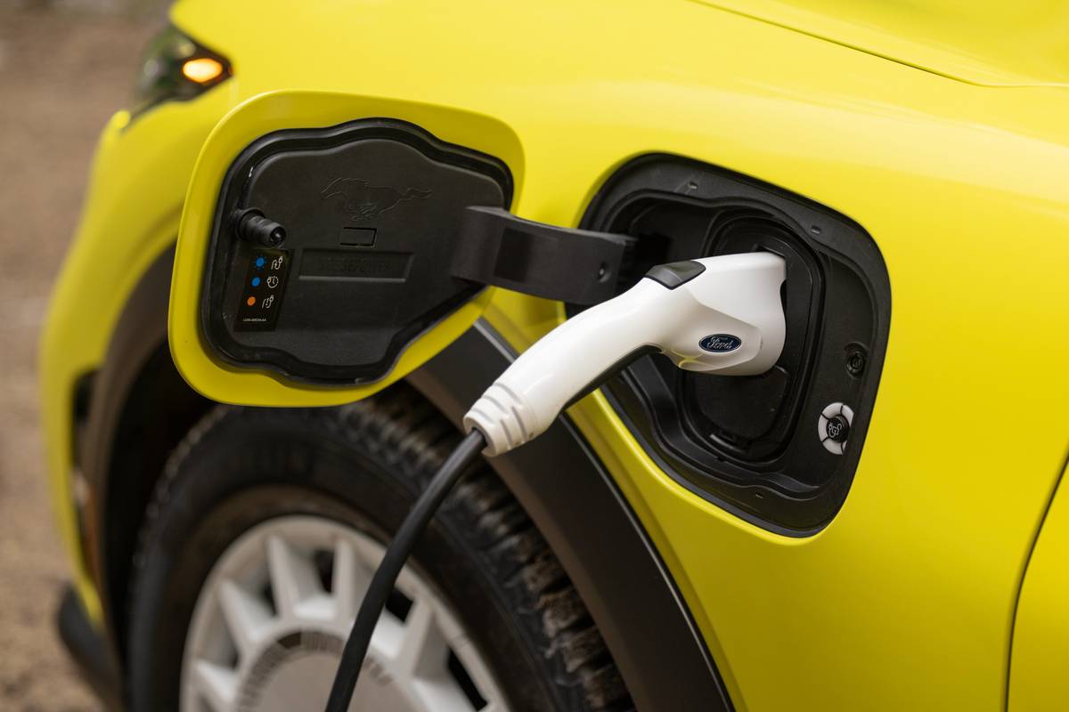 Federal EV Tax Credits to Be Given at Time of Sale in 2024
