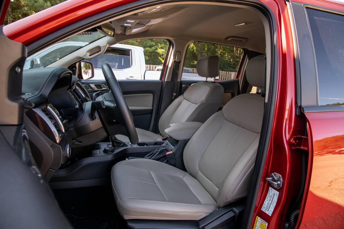 ford ranger 2019 32 front row  interior jpg