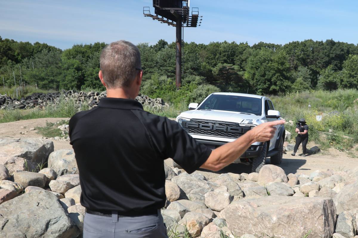 ford ranger raptor supercrew 4x4 2024 03 exterior offroad front angle scaled jpg