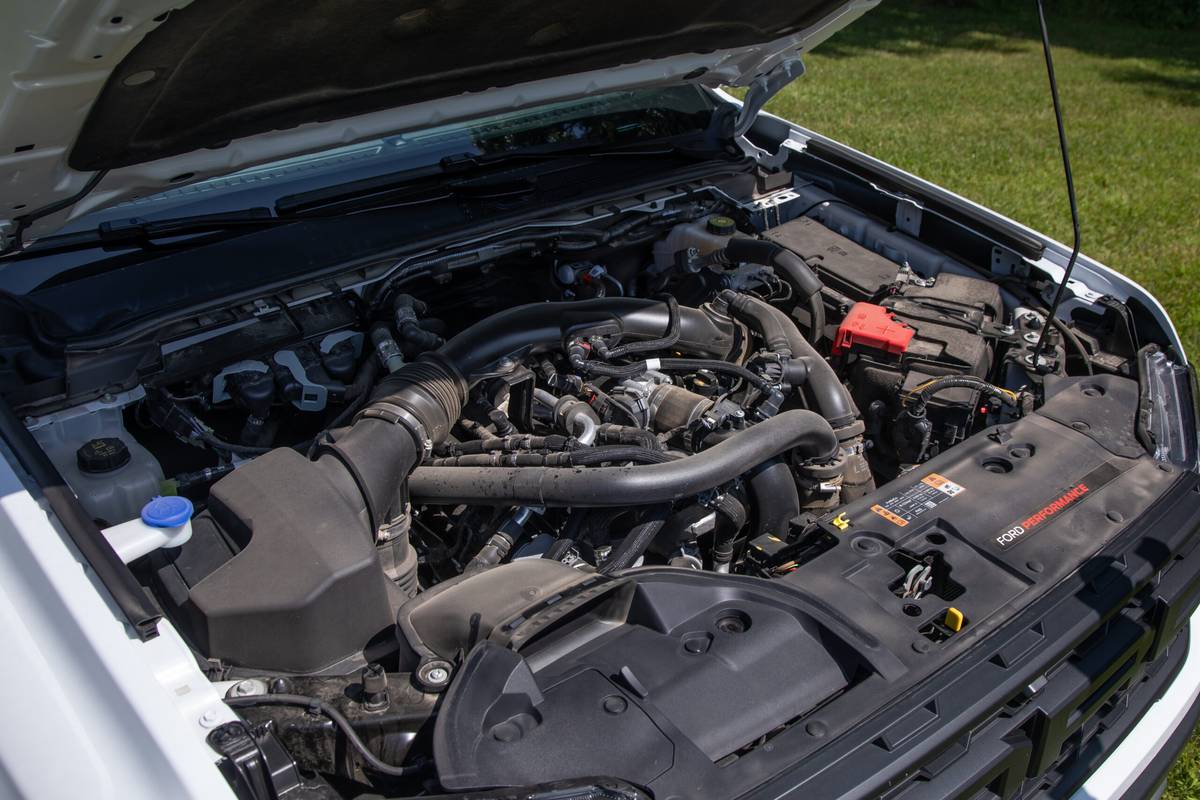 ford ranger raptor supercrew 4x4 2024 44 interior engine scaled jpg
