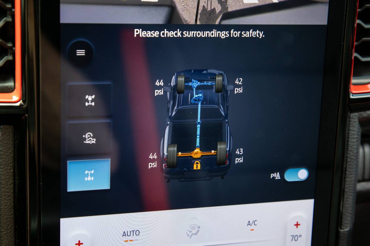 ford ranger raptor supercrew 4x4 2024 72 interior center stack display scaled jpg