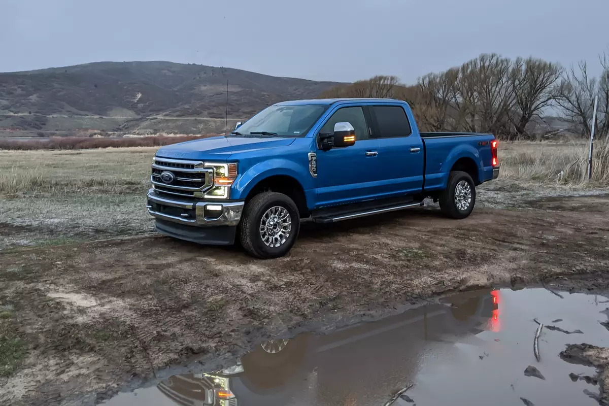 Testing the 2020 F-250’s MPG With the 7.3-Liter While Towing 12,500 Pounds | News | Cars.com