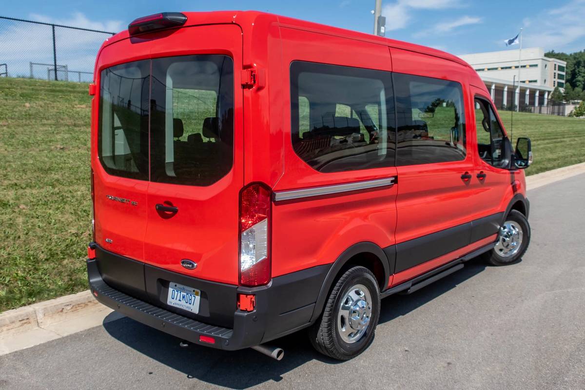 Sale > ford transit custom race red > in stock