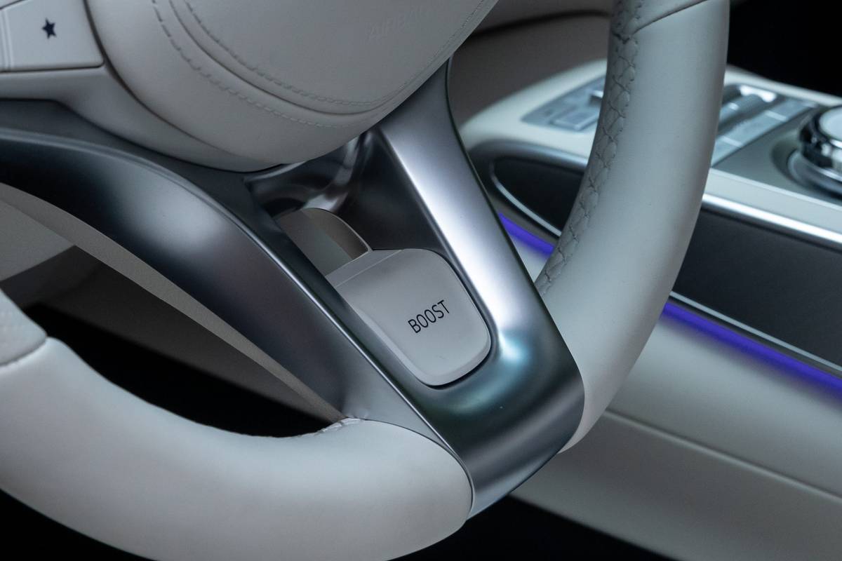 genesis electrified gv70 2023 24 interior steering wheel controls scaled jpg