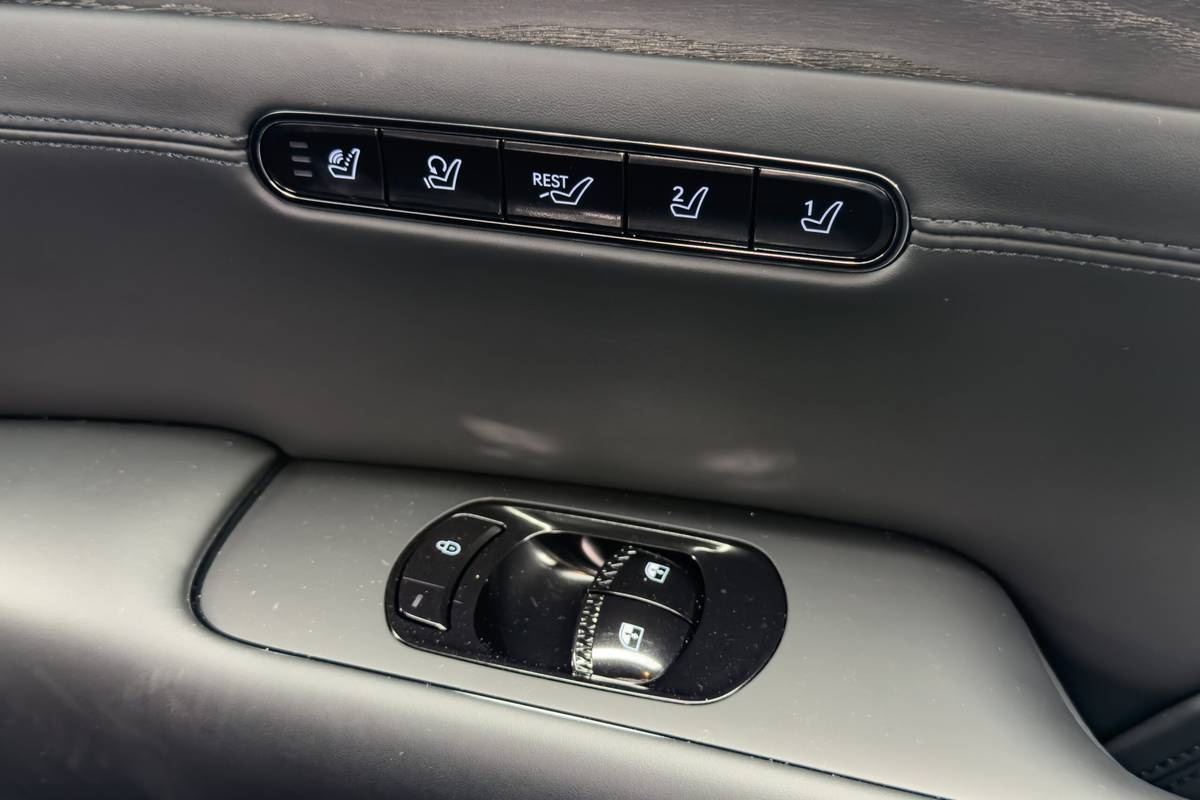 genesis g90 2026 14 interior door controls scaled jpg