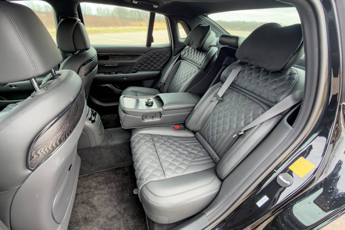 genesis g90 2026 15 interior backseat jpg