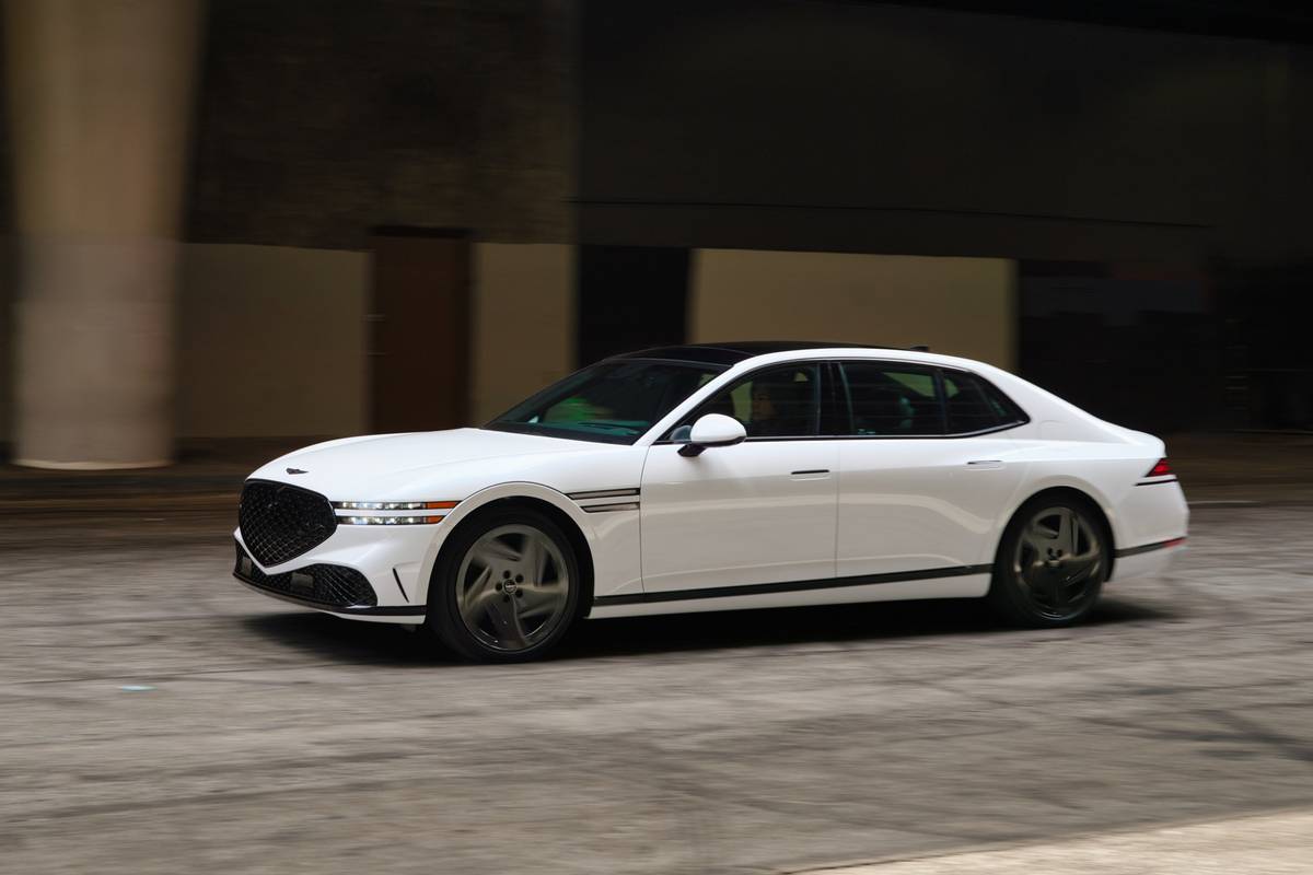 genesis g90 2026 exterior oem 01 jpg