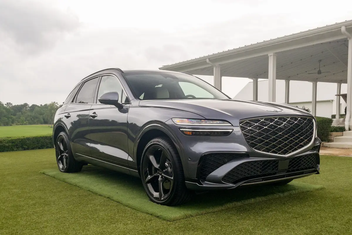 genesis gv70 2026 31 exterior front angle scaled jpg