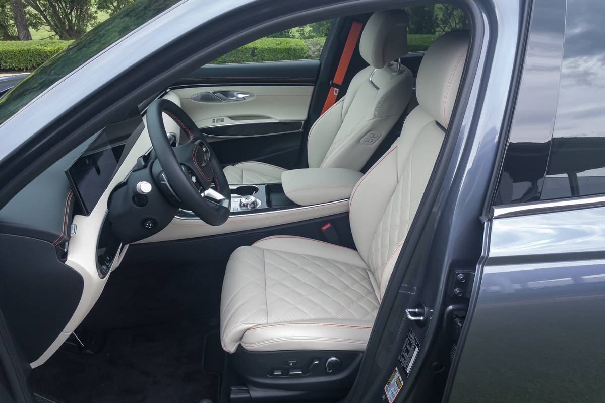 2026 Genesis GV70