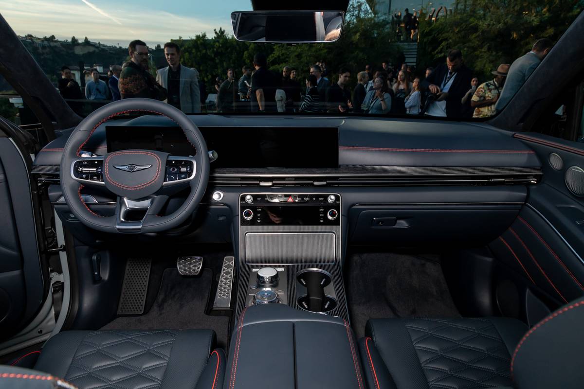 genesis gv80 coupe 2025 16 interior front row jpg