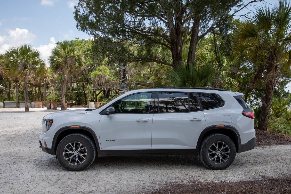 2024 GMC Acadia - Specs, Prices, MPG, Reviews & Photos | Cars.com