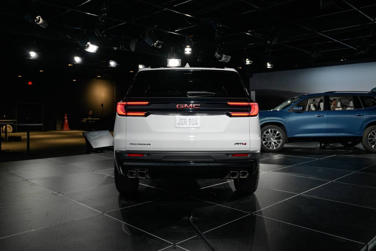 gmc acadia at4 2024 exterior rear sp 24 scaled jpg