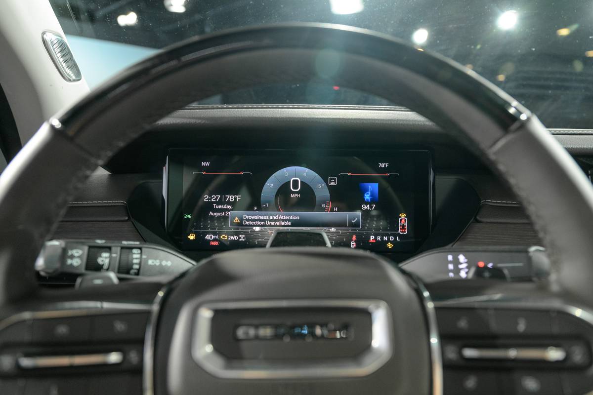 gmc acadia denali 2024 interior instrument panel sp 07 jpg