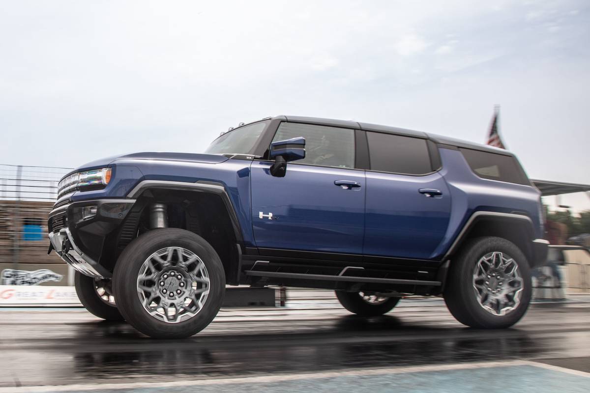 gmc hummer ev 3x 2024 02 exterior dragstrip front angle scaled jpg