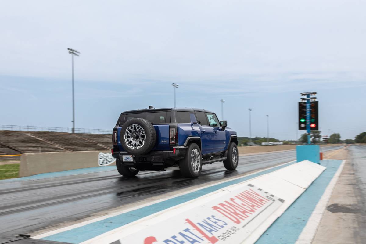 gmc hummer ev 3x 2024 05 exterior dragstrip rear angle scaled jpg