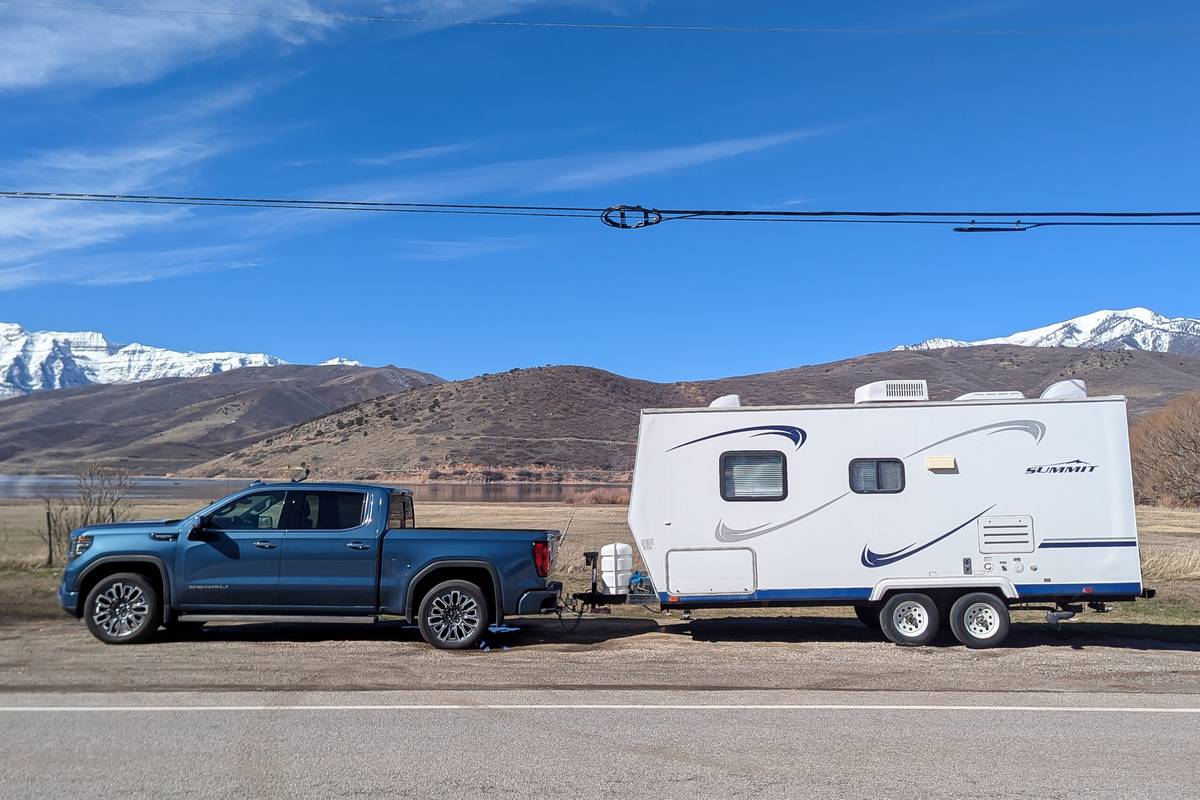 gmc sierra 1500 denali ultimate 2026 02 exterior profile towing scaled jpg