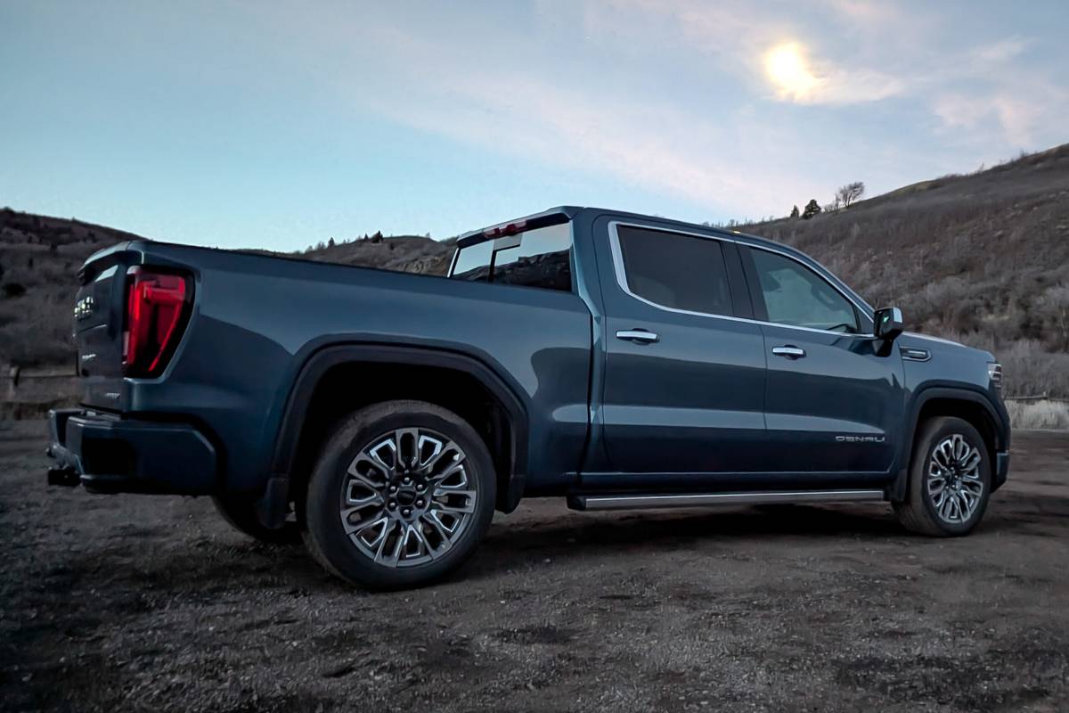 gmc sierra 1500 denali ultimate 2026 10 exterior rear angle scaled jpg